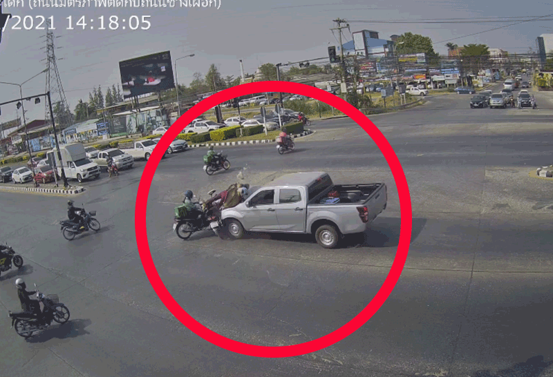 กระบะตีนผี