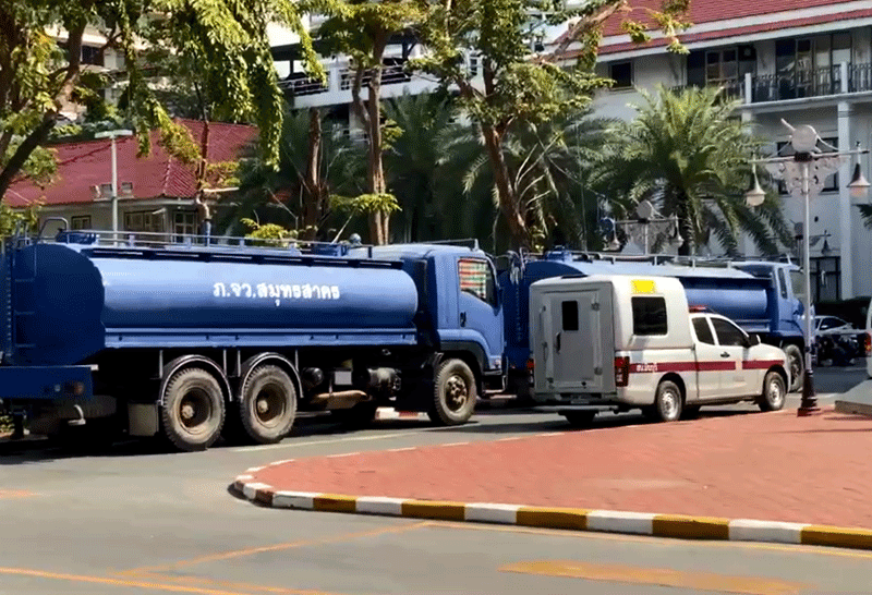 น.1 เข้ม ดูแล ม็อบตำรวจล้มช้าง บริเวณสี่แยกราชประสงค์ หวั่นถูกยั่วยุ