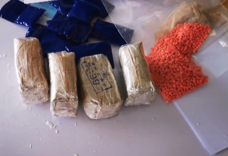 ตร.ทุ่งสงทลายรัง เสี่ยโจ้ ถ้ำใหญ่ ยึดยาบ้า 4แสนเม็ด