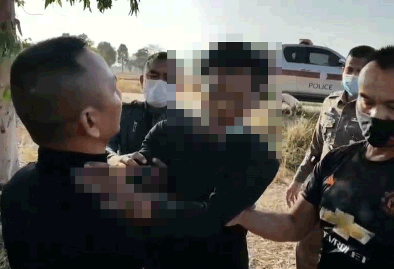 รวบแล้วลูกทรพีบีบคอกระทืบซ้ำแม่สิ้นลม