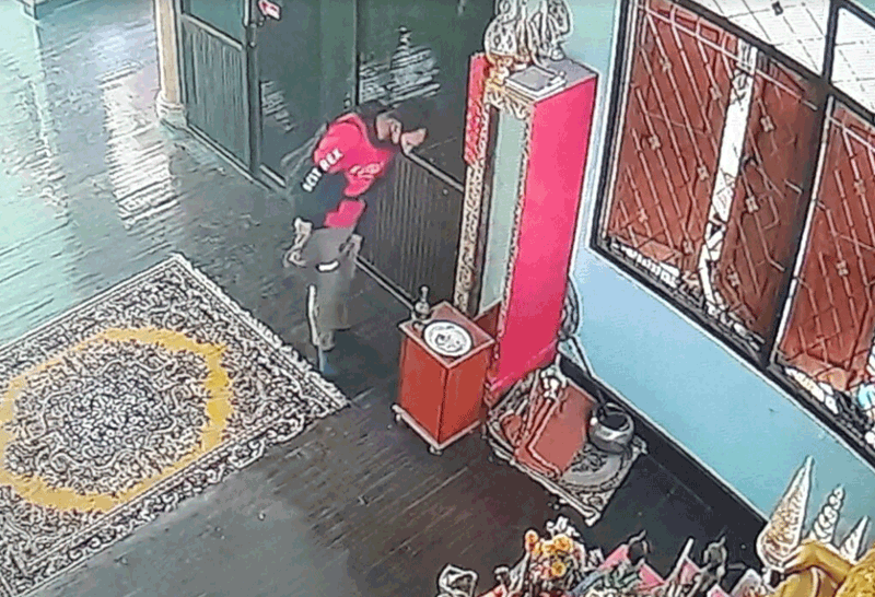 โจรย่องขึ้นกุฏิพระฉกATMทรัพย์สินสูญ2หมื่น