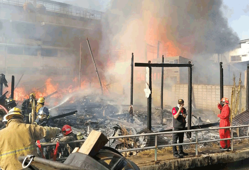 เพลิงไหม้บ้านไม้2ชั้นซ.จรัญฯ43ลุกลาม6หลัง