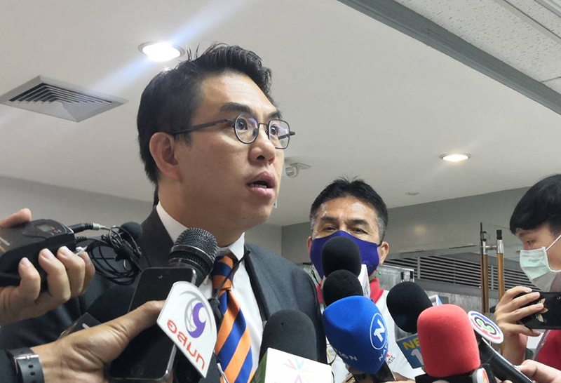 "วิโรจน์" เห็นด้วยรัฐบาล ระงับฉีดวัคซีน ย้ำไม่ซ้ำเติมปัญหาที่เกิดขึ้น