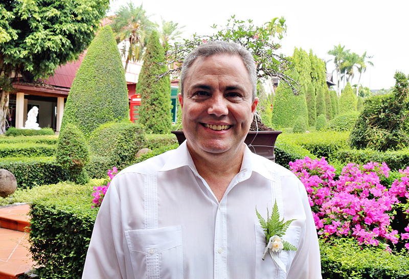 นายเอกตอร์ กอนเด อัลเมย์ดา (H.E. Mr. Hctor Conde Almeida) เอกอัครราชทูต สาธารณรัฐคิวบา ประจำประเทศไทย