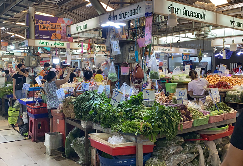 ผู้ค้า ตลาดยิ่งเจริญ ปลื้มเราชนะ-คนละครึ่ง ดันยอดขายต่อเนื่อง