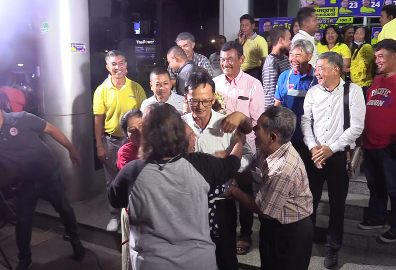 "ดร.โจ"สร้างตำนานการเมืองฯกวาดสท.ยกสภา