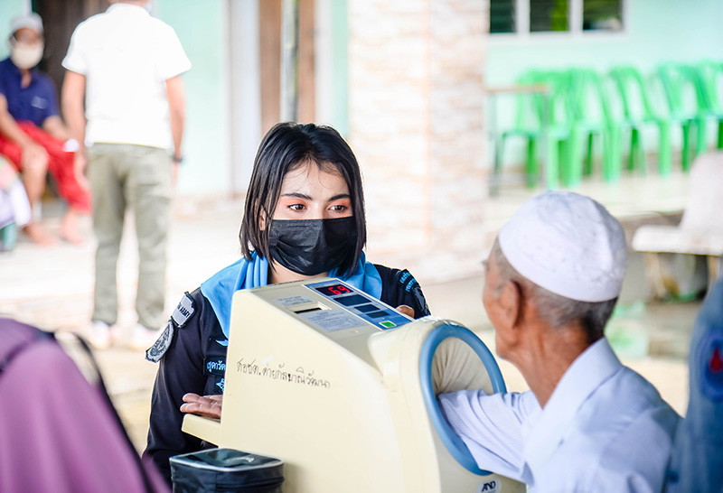 ตรวจร่างกายให้ประชาชน จ.นราธิวาส