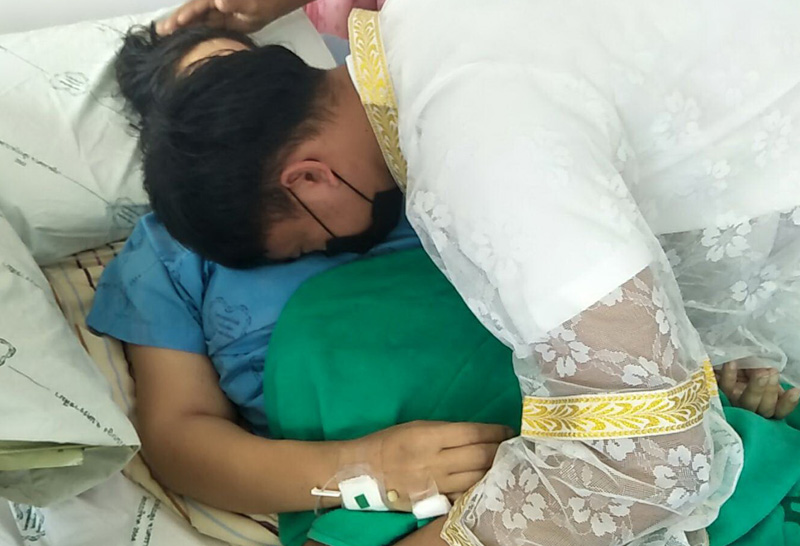 น้ำตาไหลทั้งรพ.ลูกกราบลาบวชแม่ป่วยมะเร็งระยะสุด