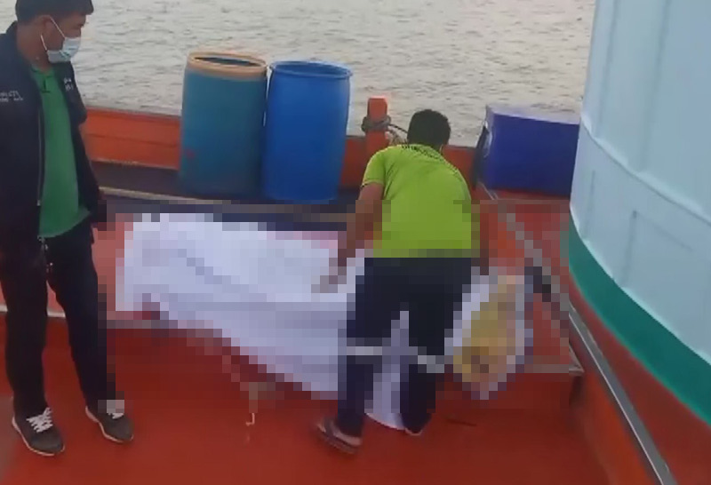 ลูกเรือเมียนมาเครียดผูกคอตายบนเรือประมง