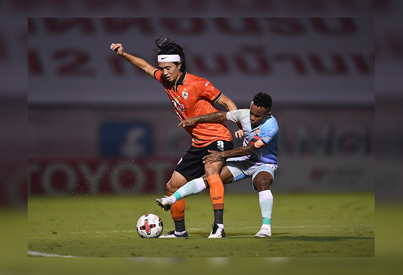 “กว่างโซ้งมหาภัย” ถลุง "ค้างคาวไฟ" 3-1 ขึ้นที่4 ขยับขึ้นท็อปโฟร์ไทยลีก