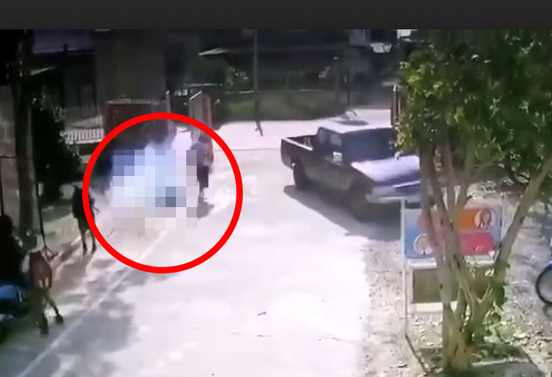 เปิดภาพวินาทีบั้งไฟน้อยพุ่งใส่หัวเด็กนักเรียน(คลิป)