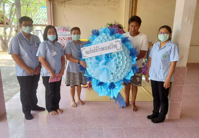 รพ.บัวใหญ่รับผิดชอบปล่อยคนไข้ตายคารถเข็น