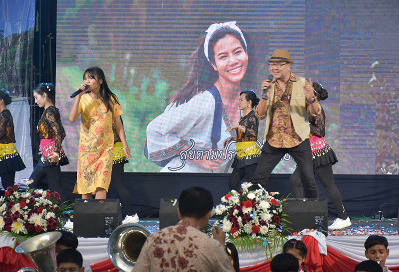 การประกวดร้องเพลงของกำนัน ผู้ใหญ่บ้าน