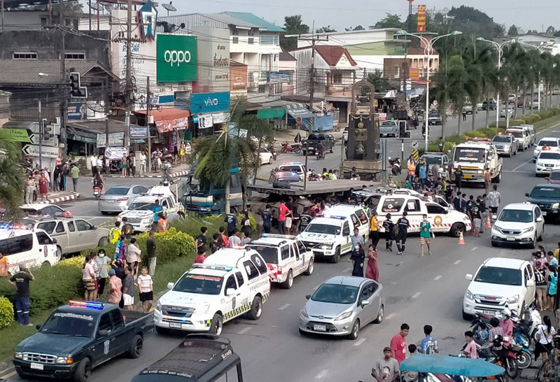 18 ล้อพุ่งขยี้จยย. 2 พี่น้องดับ