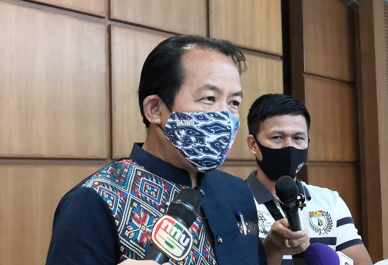 ศรีสุวรรณ จรรยา เลขาธิการสมาคมองค์การพิทักษ์รัฐธรรมนูญไทย