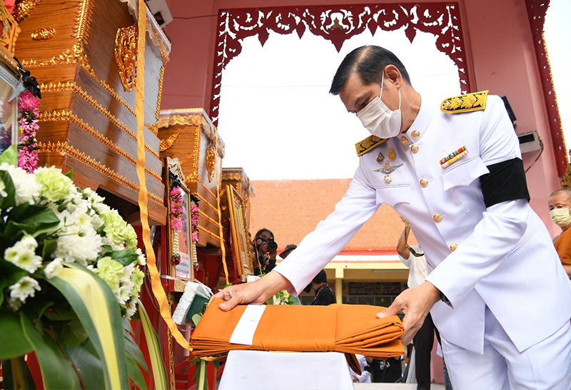 นายชาตรี วัฒนเขจร รองปลัดกรุงเทพมหานคร เป็นประธานใน พิธีพระราชทานเพลิงศพ