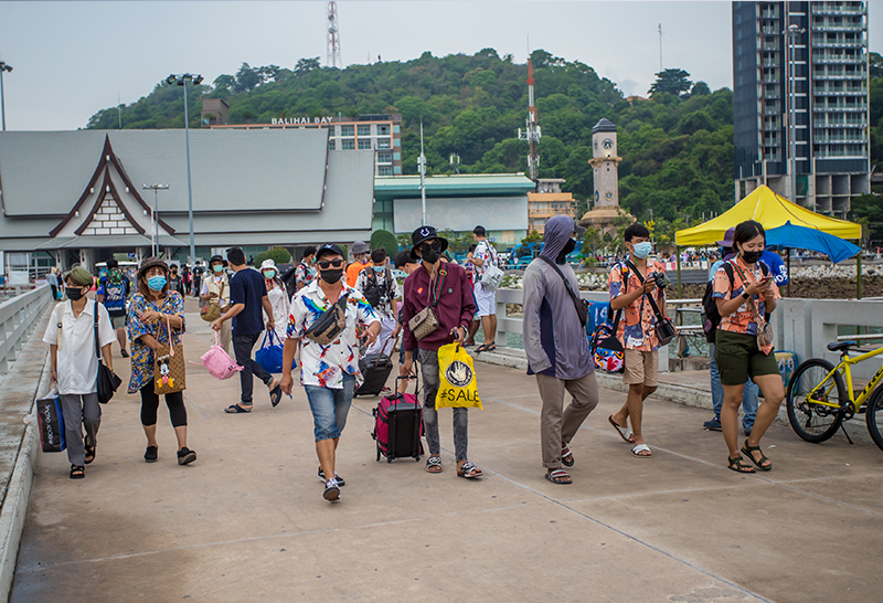 จุดขึ้น-ลงเรือของนักท่องเที่ยวที่จะต้องเดินทางไป เกาะล้าน