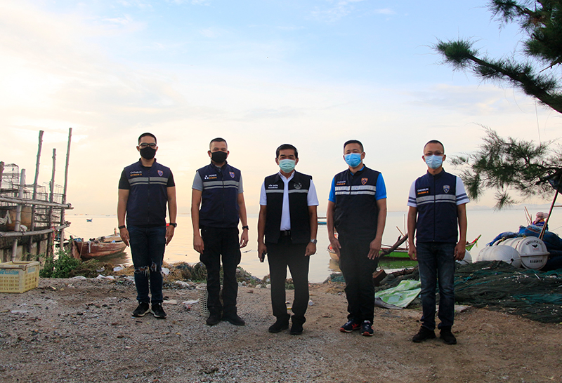 ลงพื้นที่บริเวณสะพานยาว นาเกลือ ม.4 ต.นาเกลือ อ.บางละมุง จ.ชลบุรี ตรวจสอบกลุ่มคนต่างด้าว