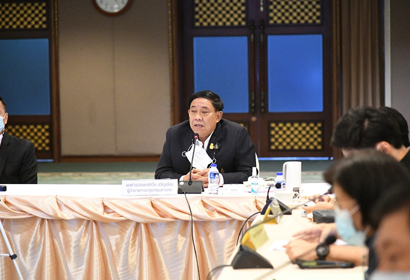 พล.ต.อ.อัศวิน ขวัญเมือง ผู้ว่าราชการกรุงเทพมหานคร