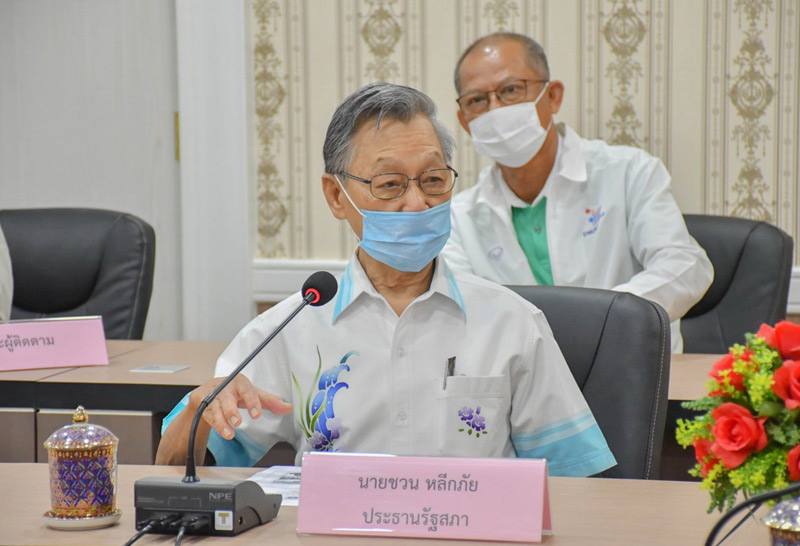 "ชวน"มอบหน้ากากบุคลากรด้านการแพทย์พัทลุง