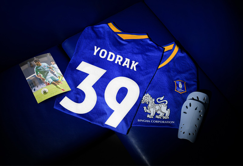 บีจี เปิดตัว "ยอดรัก" แบ็คจอมเก๋าร่วมทัพ