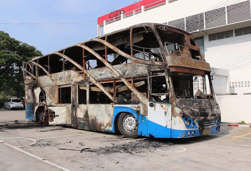 รู้ชื่อแล้วแม่ลูกเสียชีวิตรถทัวร์ไฟไหม้