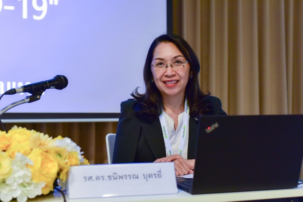 รศ.ดร.ชนิพรรณ บุตรยี่