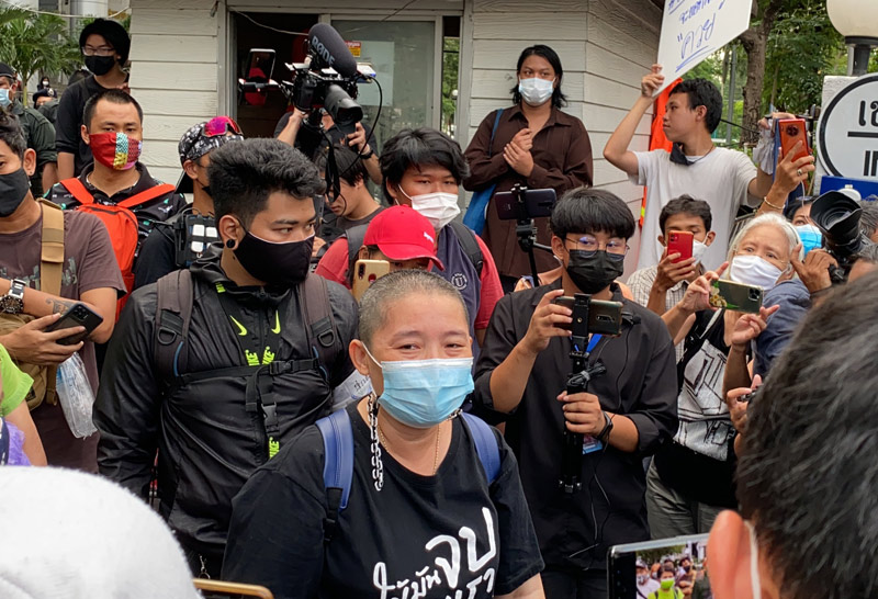 ศาลนัดไต่สวนประกันตัว "เพนกวิน-รุ้ง" 6 พ.ค. ศาลอาญา