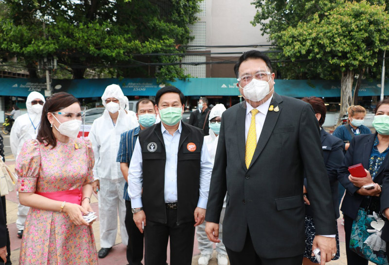 "สุชาติ"ให้กำลังใจจนท.ตรวจโควิด