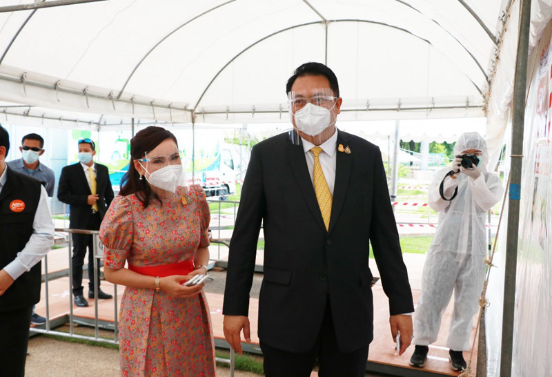 "สุชาติ"ให้กำลังใจจนท.ตรวจโควิด