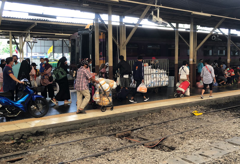 คนกลับเข้ากรุงต่อเนื่องหลังยุดยาวสงกรานต์