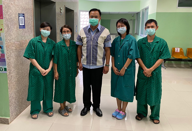 "อนุทิน"ลงพื้นที่แม่ฮ่องสอนมอบวัคซีน2พันโดสให้จนท.