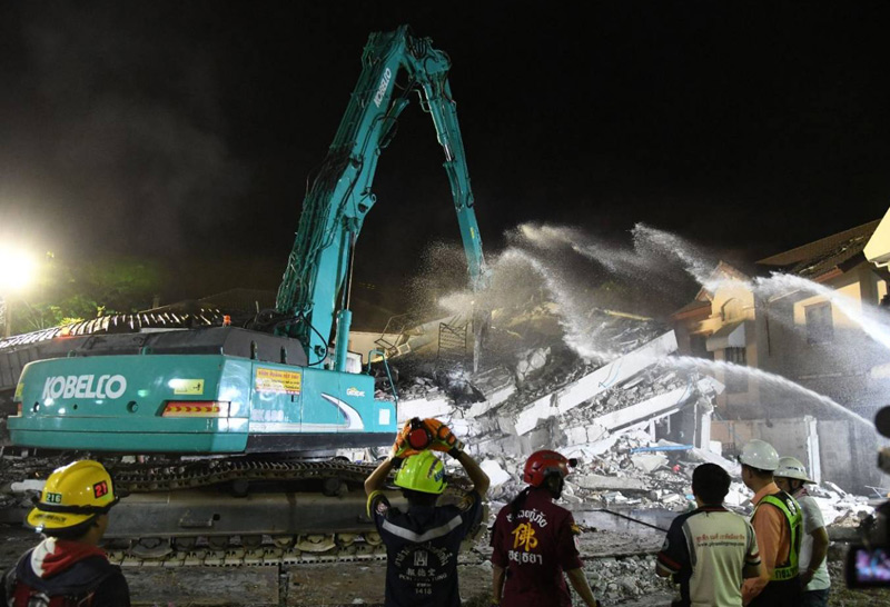 อาคารถล่ม-กฤษดานคร--2