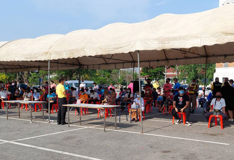 โคราช-คนแห่ตรวจ-โควิด19--23-4-64