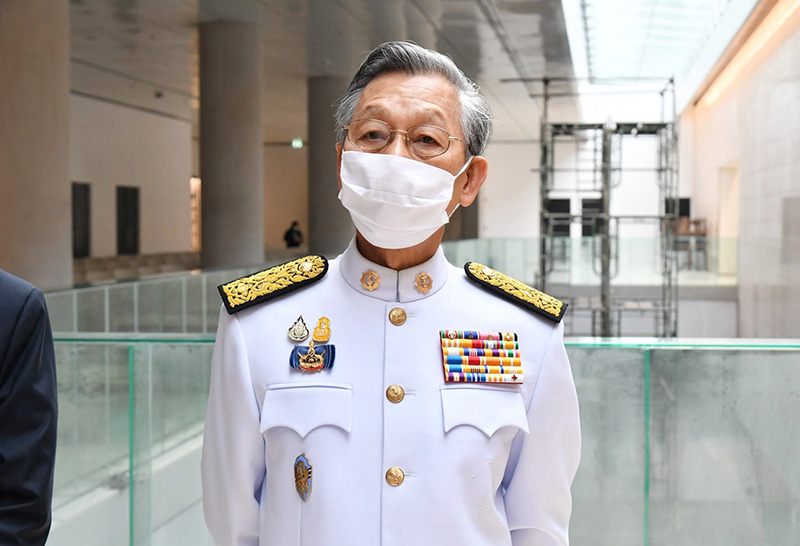 นายชวน หลีกภัย ประธานสภาผู้แทนราษฎร