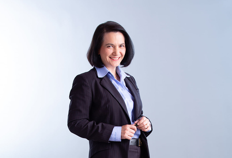 นางแพตริเซีย มงคลวนิช ผู้อำนวยการ สบน.