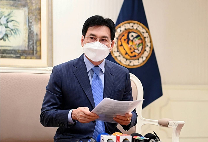 นายจุรินทร์ ลักษณวิศิษฏ์ รองนายกรัฐมนตรีและรัฐมนตรีว่าการกระทรวงพาณิชย์