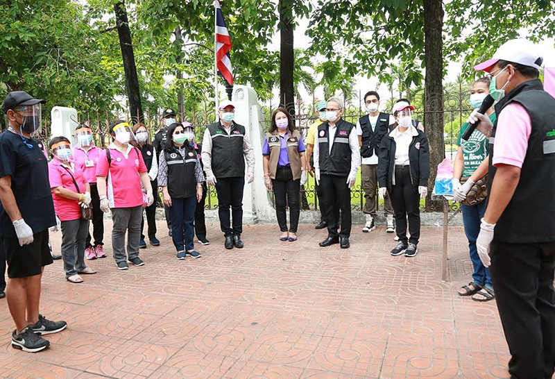 "เต๊ะ ศตวรรษ"ร่วมทีม"เรามีเรา"ลงพื้นที่สีแดง 4 จุด ใน กทม.