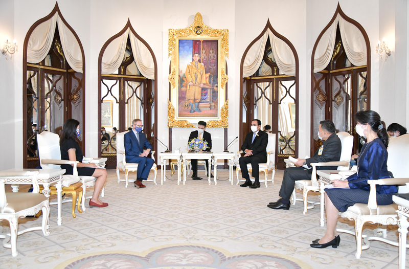 นายไบรอัน จอห์น เดวิดสัน (H.E. Mr. Brian John Davidson) เอกอัครราชทูตสหราชอาณาจักรประจำประเทศไทย