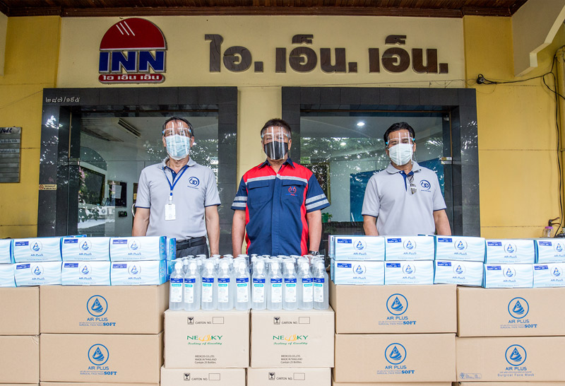 INNจับมือร่วมด้วยช่วยกันแจกกากอนามัยเจลแอลกอฮอล์ชุมชนหมู่บ้านพลับพลา