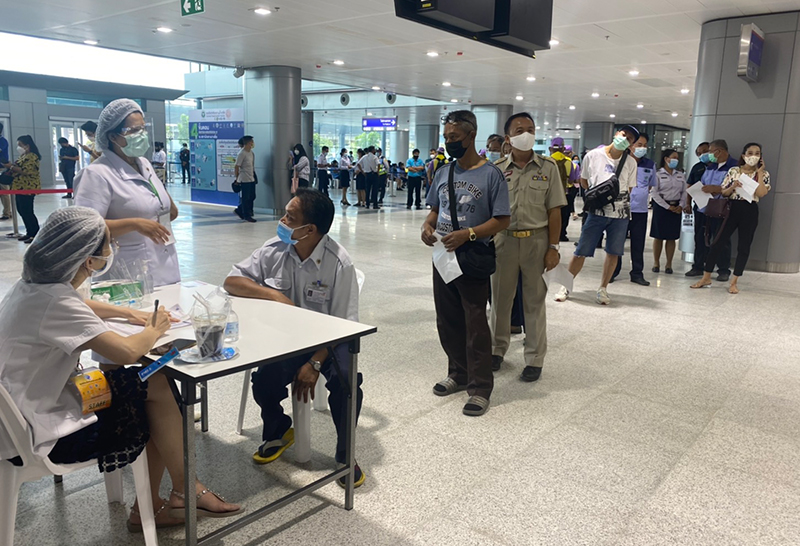 บรรยากาศที่ ศูนย์ฉีดวัคซีนกลางบางซื่อ