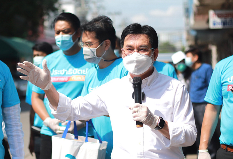 "จุรินทร์" นำทีม ลงพื้นที่เขตหลักสี่ ช่วยประชาชนเดือดร้อนจากโควิด