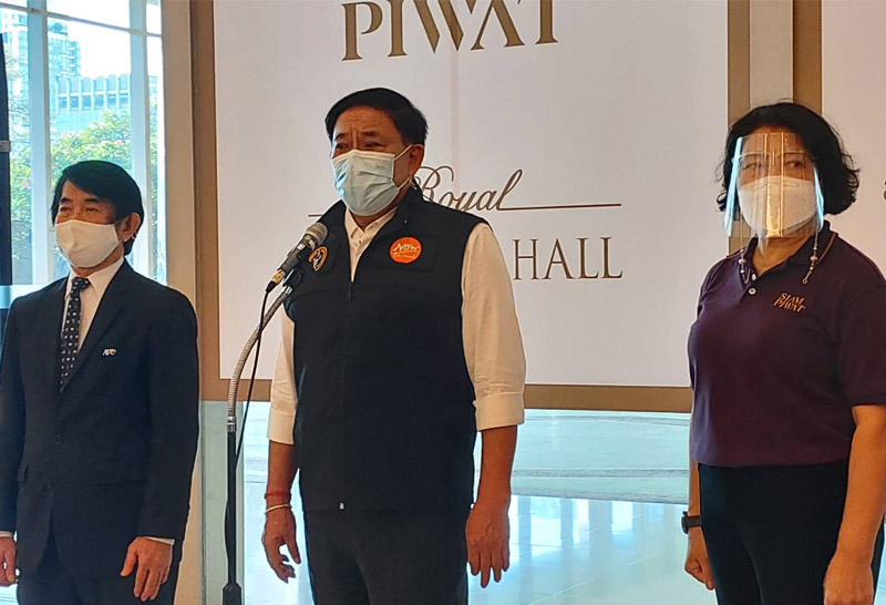 ผู้ว่าฯกทม.ตรวจหน่วยฉีดวัคซีนโควิดสยามพารากอน