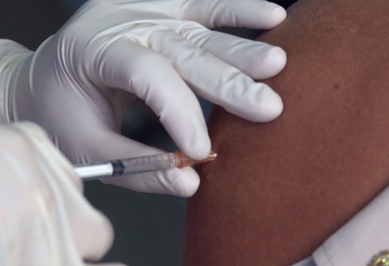 ปทุมธานีต้นแบบฉีดวัคซีนทางเลือกซิโนฟาร์ม "คำรณวิทย์" รวบรวมยอดจองเป็นพี่เลี้ยงให้ อบจ. ทั่วประเทศ