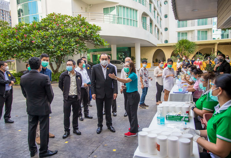 ตรวจโควิดเชิงรุกสถานประกอบกิจการพัทยา