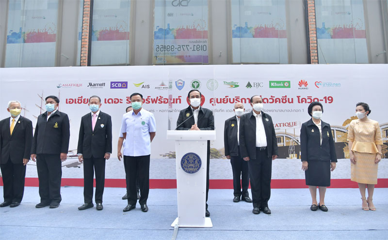 นายกฯขออย่ากังวลปมโควิดสายพันธุ์ไทย-ยังใช้หมอพร้อม