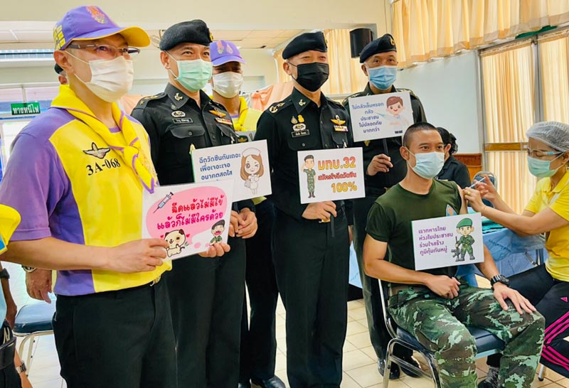 ผบ.ทบ.ส่งหน่วยทหารรณรงค์ชวนปชช.ฉีดวัคซีนโควิด