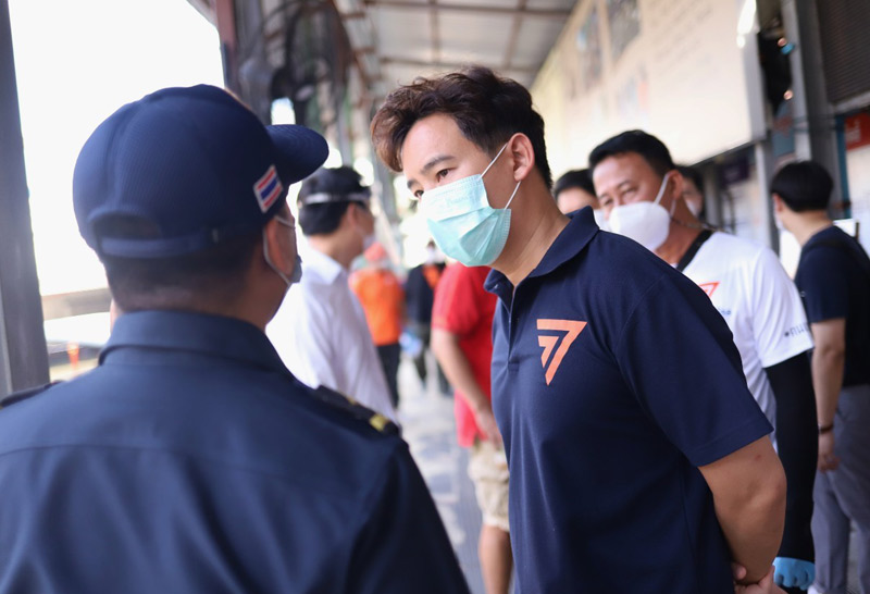 "พิธา"ลงพื้นที่ชุมชนวัดไผ่ตันตรวจโควิดเชิงรุก