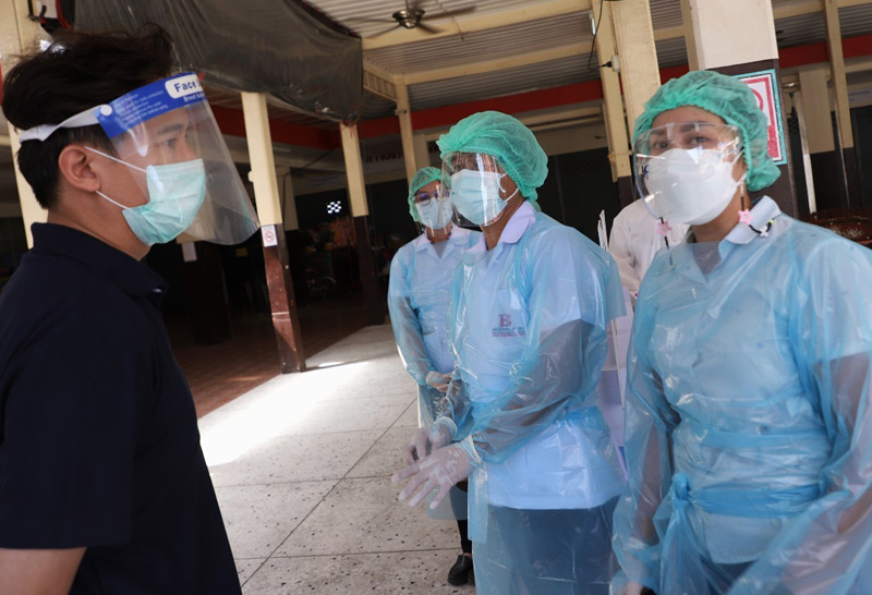 "พิธา"ลงพื้นที่ชุมชนวัดไผ่ตันตรวจโควิดเชิงรุก