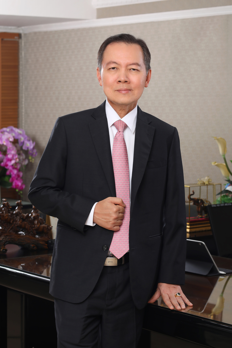 นายประกอบ วิวิธจินดา อธิบดีกรมโรงงานอุตสาหกรรม (กรอ.)